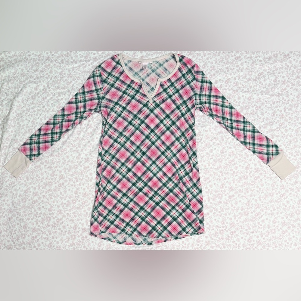 VS Plaid Sleep Shirt Size Small